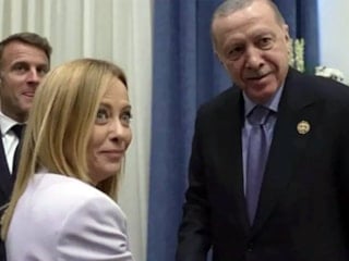 İtalya Başbakanı Giorgia Meloni sigarayı bıraktı