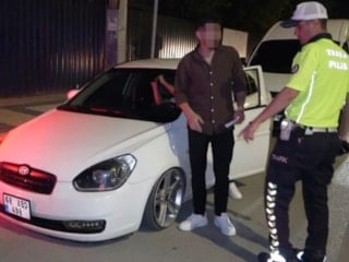Aksaray'da ceza yiyen sürücü üslubuyla şaşırttı