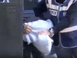 İzmir'de çocuğunun boğazına bıçak dayayan şüpheli için istenen ceza belli oldu