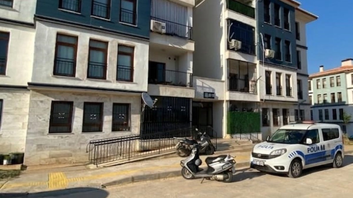 Gaziantep'te evinde başından vurulmuş halde bulundu