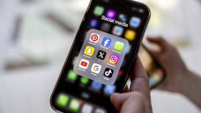 BAE'de 15 yaş altı için sosyal medya yasağı getirildi