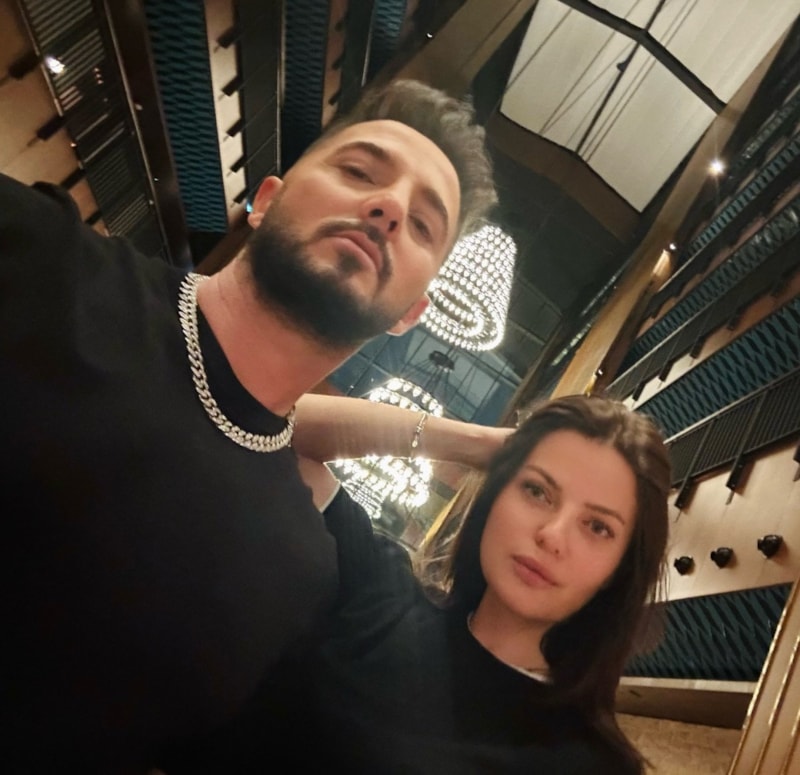 Gökhan Özen’in Mutlu Haberi: Naz Canbaz ile Evlilik Yolunda İlk Adım