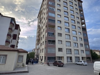 Niğde'de 10. kattan düşen genç hayatını kaybetti