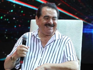İbrahim Tatlıses'ten yeni fotoğraf! Hastane bahçesinde güveç yedi