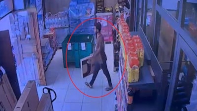 Bursa’da marketten televizyon çalan şüpheli, çalışanlar ve vatandaşlar tarafından yakalandı