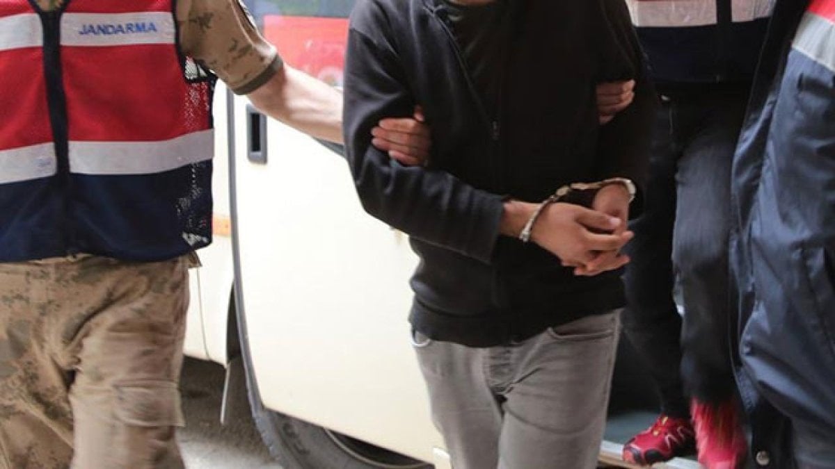 Manisa'da boşanıp babaevine dönen kızını öldüren baba gözaltında