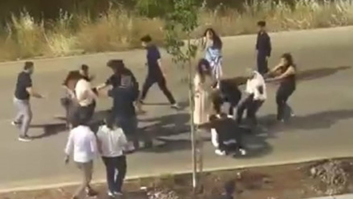 Adıyaman'da düğün konvoyunda tekmeli yumruklu kavga