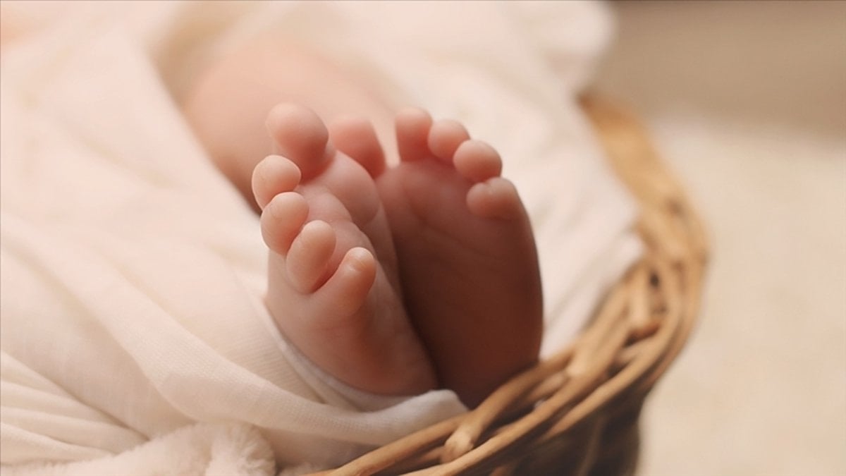 Konya'da babasının hareket ettirdiği minibüsün altında kalan 20 günlük bebek hayatını kaybetti