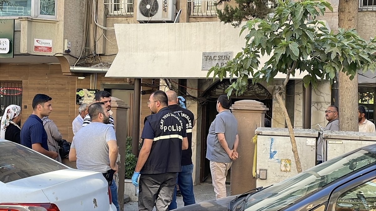Şanlıurfa'da  yakınlarının ulaşamadığı vatandaşın cansız bedeni hukuk bürosunda bulundu