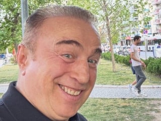 Çocuklar Duymasın'ın Fıs Fıs İsmail'i Süleyman Yağcı konuştu: Pınar Altuğ oyuncu değil