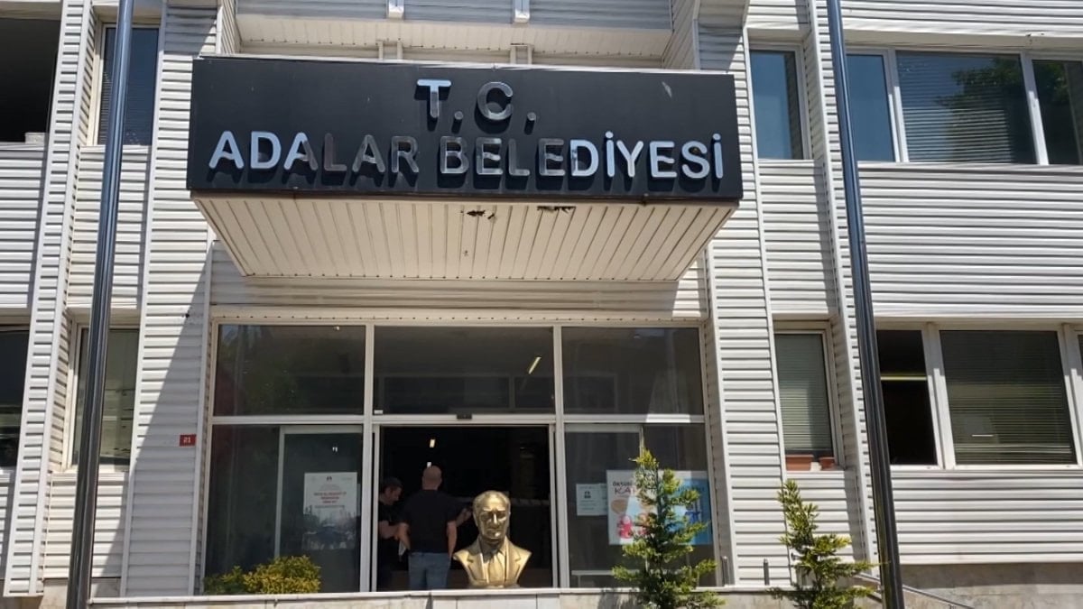 Adalar Belediyesi'ne operasyon! 39 kişi adliyeye sevk edildi
