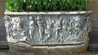 Bahçede 200 yıl boyunca saksı olarak kullanıldı, 1700 yıllık tarihi eser çıktı