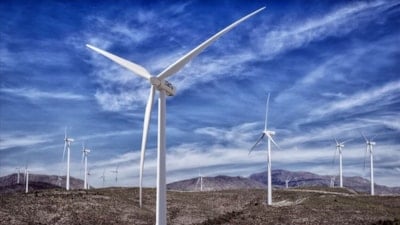Yenilenebilir enerjideki büyüme doğalgazın elektrik üretimindeki payını düşürüyor