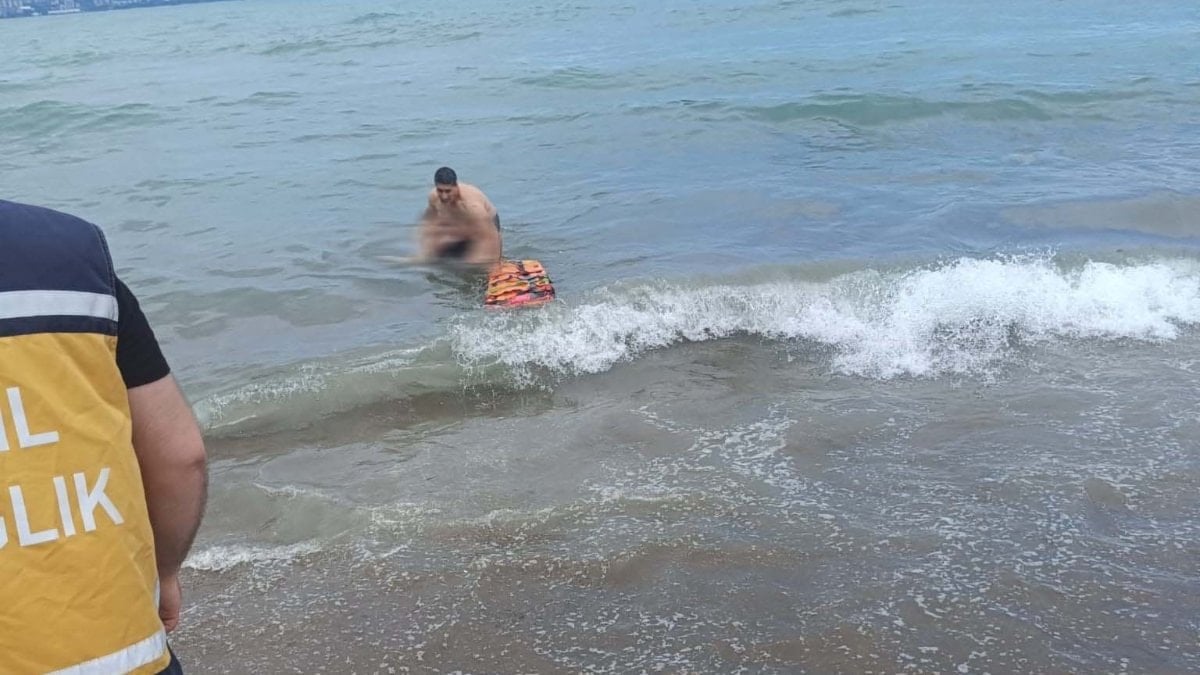 Trabzon'da kurtarmak istediği oğluyla akıntıya kapılan baba öldü