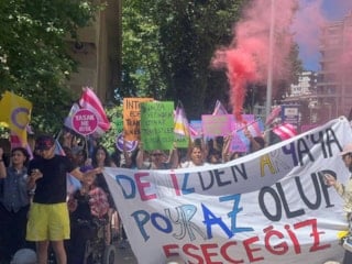 LGBT eyleminde aileyi dayatma ilan ettiler