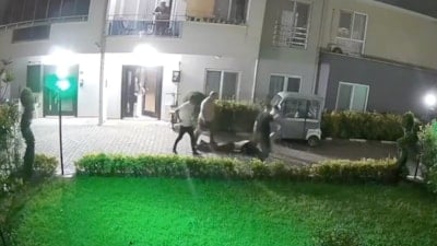 Bursa'da midyeci evinin önünde saldırıya uğradı