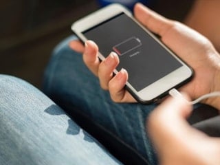 Asıl hata buymuş: Telefonunu gündüz şarj edenler dikkat