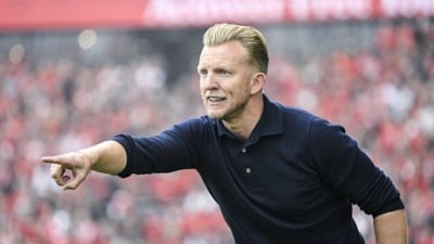 Dirk Kuyt, Fenerbahçe için İstanbul'a geldi