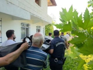 Sakarya'da ağaçtan düşen yaşlı adam hayatını kaybetti