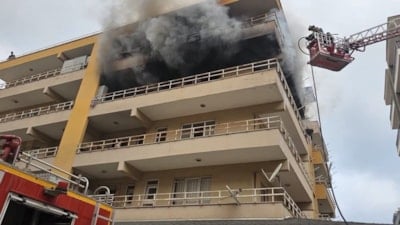 Hatay'da apartman dairesinde yangın paniği