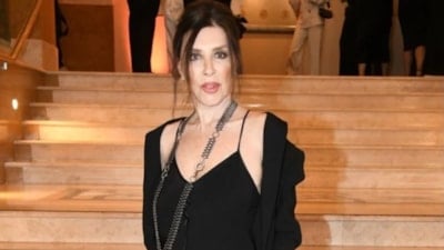 Usta oyuncu Nebahat Çehre'den yeni poz geldi