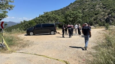 Isparta'da park halindeki araçta 2 gencin cansız bedeni bulundu