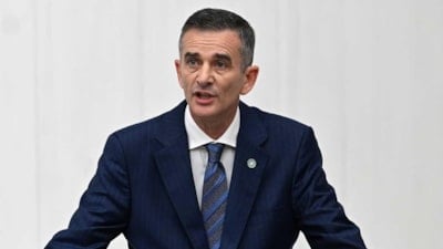 Ümit Dikbayır, CHP'den istifa etti
