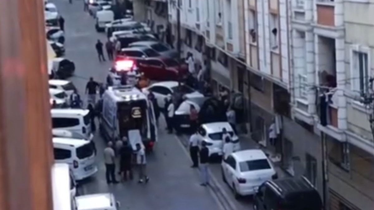 İstanbul'un göbeğinde kanlı pusu: Evininde önünde kurşun yağmuruna tuttular