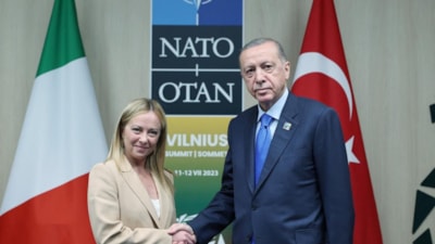 Cumhurbaşkanı Erdoğan'a 'Meloni'nin sigarayı bırakması' soruldu