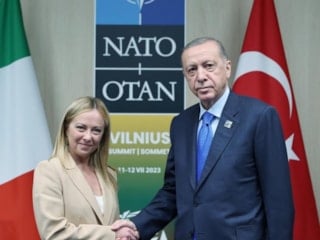 Cumhurbaşkanı Erdoğan'a 'Meloni'nin sigarayı bırakması' soruldu