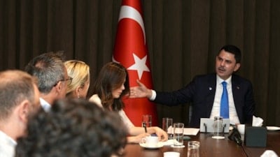 Murat Kurum, Londra'da Türk gazetecilerin sorularını yanıtladı