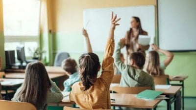 18 milyona yakın öğrenci yarın karnelerini alacak