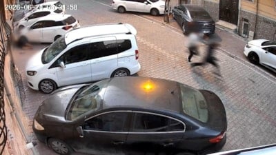 Esenyurt'ta evinin önünde öldürüldü: 2 saldırgan aranıyor