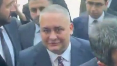 AK Parti'ye katılmaları beklenen Rasim Arı ve Mesut Özarslan genel merkeze geldi
