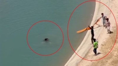 Batman'da sulama kanalında 2 kişi halat ve çekpasla kurtarıldı