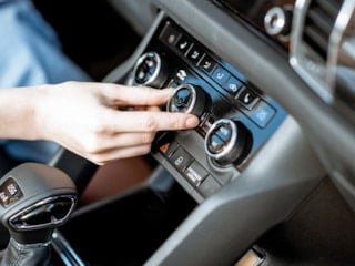 İngiltere'de park halindeki araçta klima açanlara para cezası