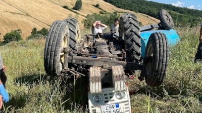Samsun'da traktör devrildi: 1 ölü