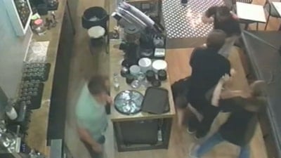 İstanbul Kadıköy'de kafe çalışanına saldıran şüpheli yakalandı