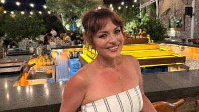 Masumiyet Apartmanı dostluğu! Ezgi Mola'dan Merve Dizdar'a kutlama