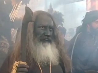 İran'da "Cinler geçti" töreni düzenlendi
