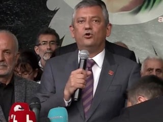 Özgür Özel taraftarları Alevi Dergahı'nda 'Hain Kemal' sloganı attı