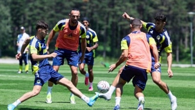 Fenerbahçe, yeni sezon hazırlıklarını sürdürüyor