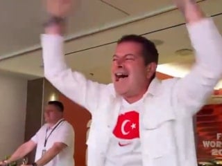 Cüneyt Özdemir'den Nevzat Aydın'a: Çok para kazanmış berbat bir insansın