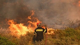 Yunanistan'ın farklı bölgelerinde orman yangınları başladı