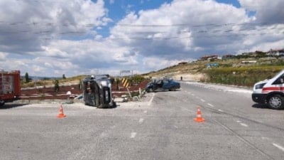 Çorum’da otomobille ticari araç çarpıştı: 2’si ağır, 5 yaralı