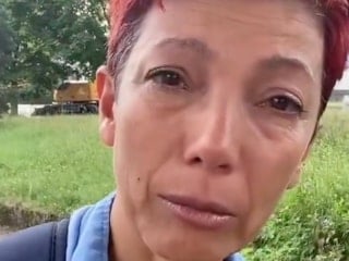 Norveç'te Türklere selam veren gurbetçi kadın, aldığı cevapla gözyaşlarına boğuldu