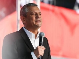 Özgür Özel bu kez kamyon kasasında konuştu