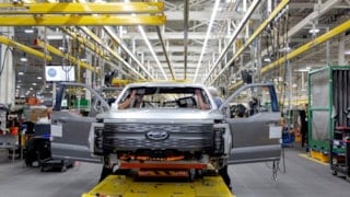 Yapay zekaya güvenen Ford pişman oldu: Eski çalışanlar geri dönüyor