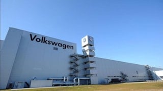 Alman hükümeti Volkswagen’in fabrika kapatma planlarını engellemeyi hedefliyor