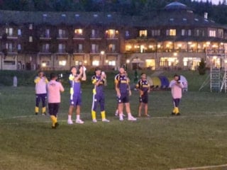 Taraftardan Fenerbahçeli futbolculara akşam sürprizi